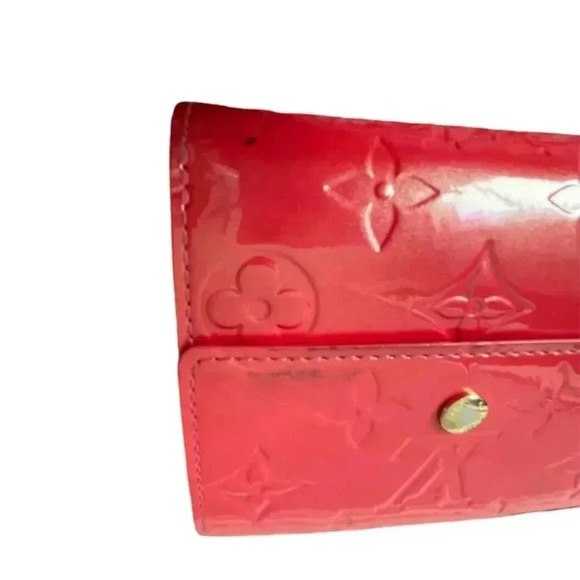 Louis Vuitton Women's Red Vernis Elise Wallet Logo Accents - Picture 2 of 11